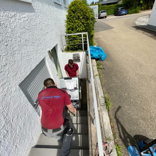 Markus Mack Heizung Sanitär aus Michelbach - Mitarbeiter bei der Arbeit-16