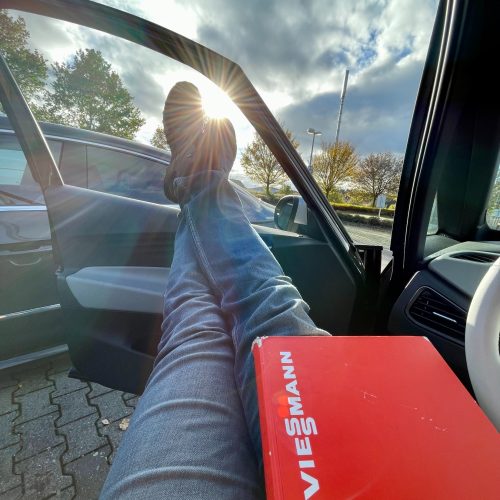 Markus Mack Heizung Sanitär aus Michelbach - Mitarbeiter bei der Arbeit-28