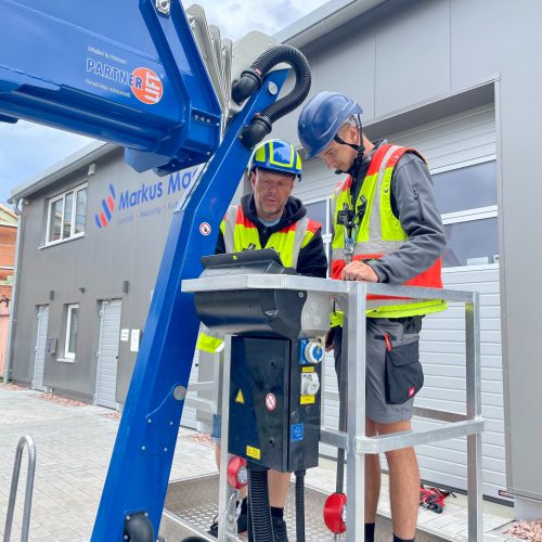 Markus Mack Heizung Sanitär aus Michelbach - Mitarbeiter bei der Arbeit-31