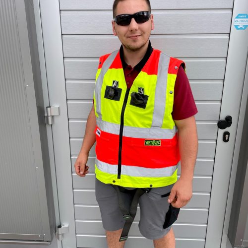 Markus Mack Heizung Sanitär aus Michelbach - Mitarbeiter bei der Arbeit-33