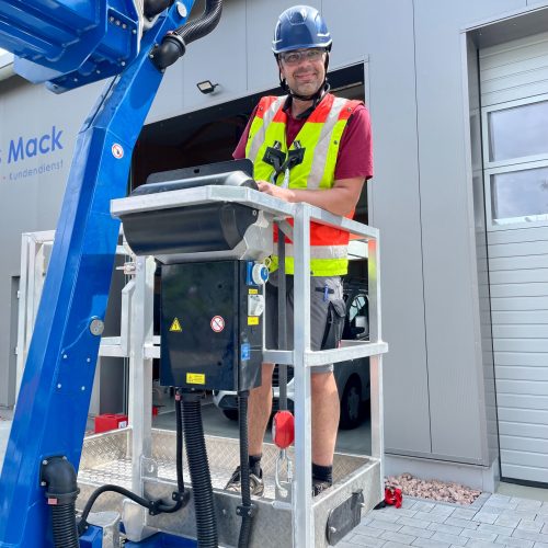 Markus Mack Heizung Sanitär aus Michelbach - Mitarbeiter bei der Arbeit-34