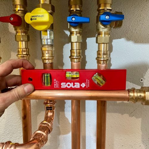 Markus Mack Heizung Sanitär aus Michelbach - Mitarbeiter bei der Arbeit-38